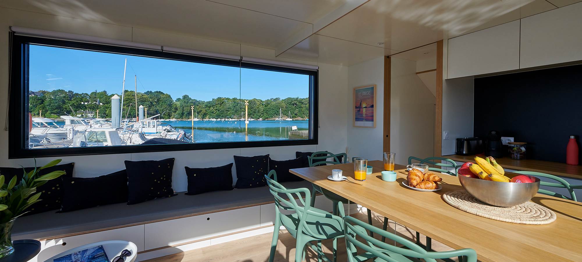Lodge boat Lorient | espace cuisine