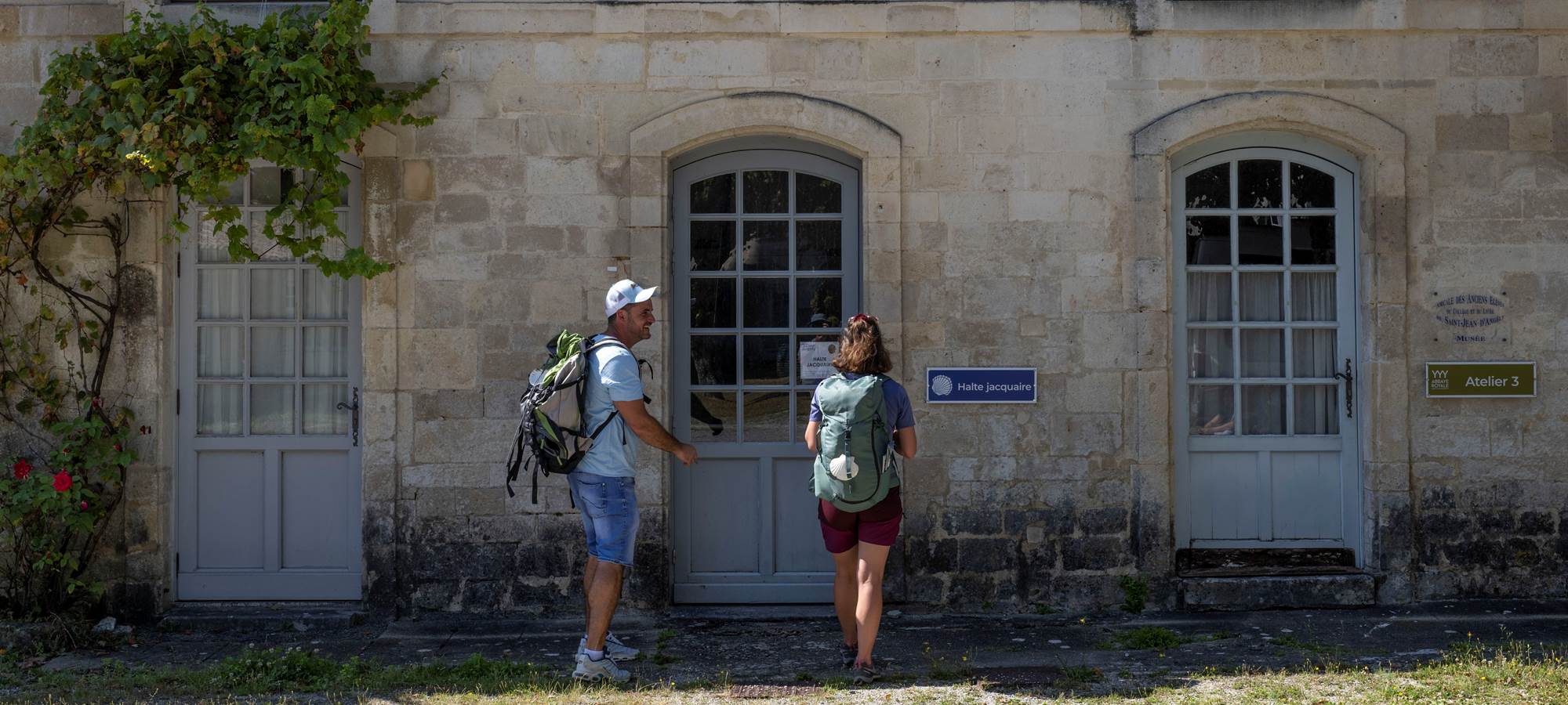 Saint Jean d'Angely - Entree hebergement pelerin © AFCC JJGelbart