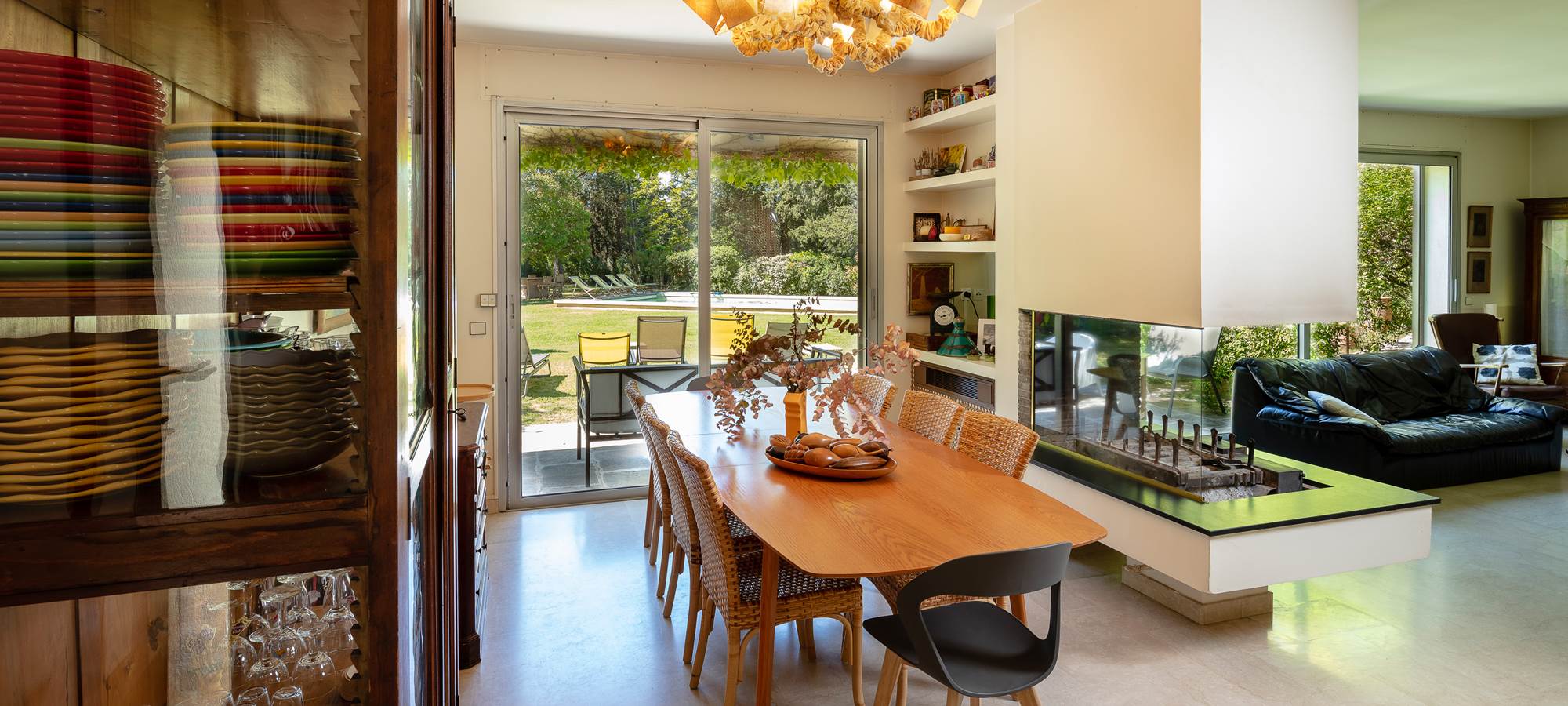 Salle à manger donnant sur parc.12 personnes