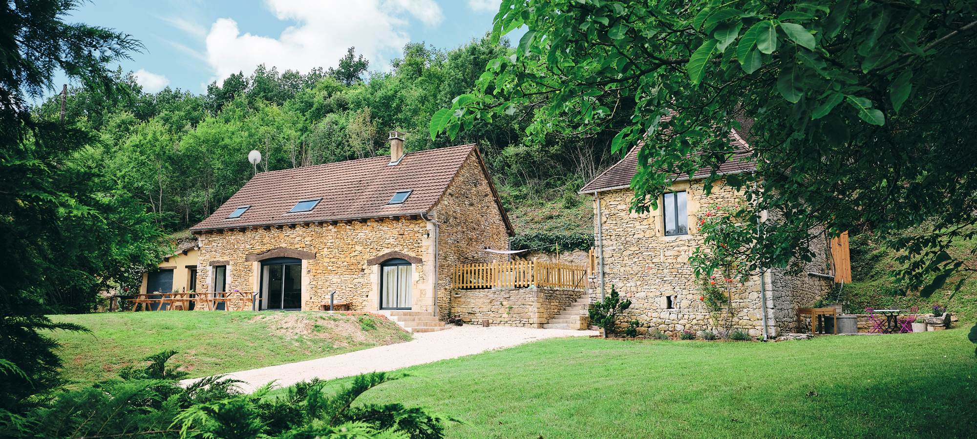 Gîtes Evasion 2 bâtiments de 12 + 5 couchages