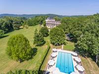 Vue aérienne du domaine -parc et piscine