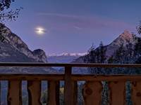 Levée de lune de la cabane Les terres blanches