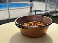 petit-dejeuner-local-mas-des-anges_jardin-soussans-margaux_couple-famille_confitures-maison.jpg