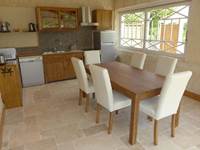 les-Doucins-et-Spa-Gîte-6-personnes-cuisine