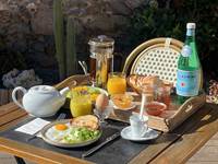 la casa occitane petit déjeuner hotel marseillan