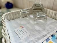 Carafe, verres.
