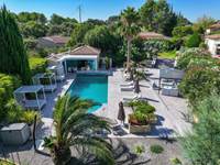 CASADINA.SOMMIERES.PISCINE.PLAGE.VUEAERIENNE4