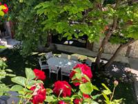 Lerougeetblanc-chambre hote gite-auxerre yonne bourgogne franche comté-piscine spa sauna hammam jacuzzi-famille couple mariage-repas dégustation- repos calme campagne-guedelon vezelay chablis joigny_CoinJardin3