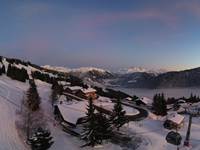 Vue arrière et chalet de Bisanne au premier plan