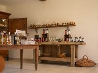 boutique rayon biscuits et huiles de noix du domaine