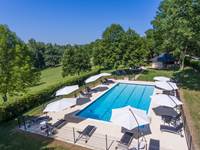 Piscine au coeur du parc de 10 hectares