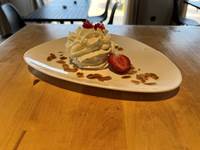 Pavlova avec les fraises de Vincent et Marylou, maraichers de Molène et Ouessant