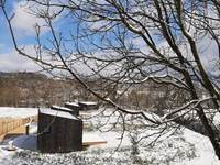 Le plaisir d'une cabane sous la neige