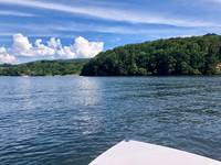 Bateau sur le lac