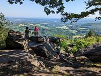Monts d'Ambazac - Sortie à la Pierre Branlante -  Site naturel en Limousin - Gîte de la Chevêche