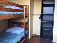 Gîte les Mazets du Rouret - Chambre enfants dressing