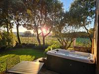 alombredelacheneraie__grand_pic_saint_loup_amoureux_jardin_spa_puech_nature_vue_vignoble.pdf