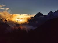 Levée de soleil sur les cabanes du domaine de l'Esperluette