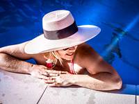 Gite de charme avec piscine à 1h de Genève au pied du Grand Colombier