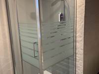 Grande cabine de douche