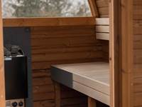 Séance de sauna au calme