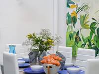 REPAS ENTRE AMIS PRES DU BARBECUE