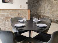 Table de la cuisine.