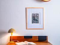 Chaque détail est une inspiration, entre mobilier chiné et touches d'art contemporain.