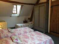 chambre avec quatre lits simples 90
