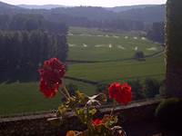 la plaine le long du LOT et le village de CALVIGNAC