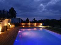 la piscine le soir....