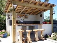 Appart Bleu Azur Saint Florent en Corse pool house avec une planche pour vos repas