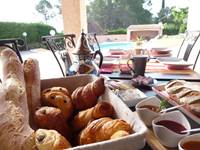 Viennoiseries et pains frais