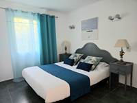 chambre-roya-bleu-azur-saint-florent-