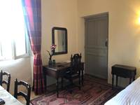 bureau et chaise d'époque