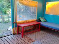 chalet chene vert 6 places, vue surespace privatisé, table et chaises exterrieur
