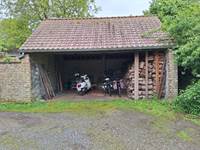 20_gite_l_ecureuil_namur_wepion_le_carport_pour_les_vélos_et_motos_2025.gpj