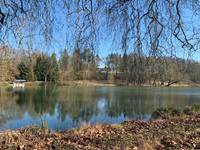 depuis le parc Jean Jacques Rousseau, on devine la Charmille