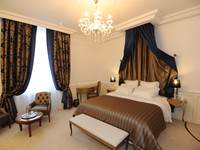 chambre luxe côté jardin hôtel Victor Hugo Mont Saint Michel Pontorson