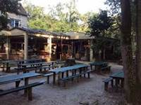 Restaurant la Dame Jeanne, à 1 km dans la forêt