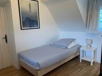 La chambre twin 'Les Marees' et ses decors marins