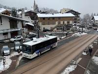 Fenetre 4 Arret Bus l'hiver et entrée du village de  Combloux
