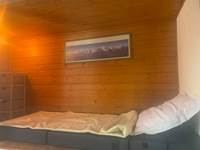 Le lit est de 90x200