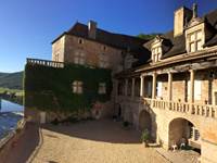 terrasse et galerie au-dessus du petit barrage sur le LOT