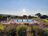Levée de Soleil sur la Piscine