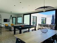 Salle à manger avec billard