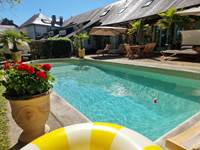 La piscine et sa terrasse