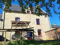 Jardin et terrasse privative de notre gîte de groupe