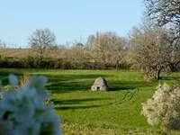 Borie en pierre sèche campagne les gîtes de fred