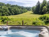 La terrasse avec Jacuzzi